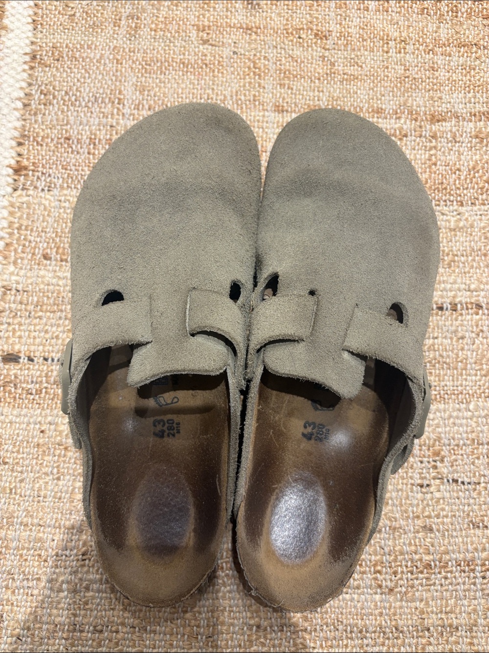 Birkenstock Boston Clogs - EU 43 / Men's 10-10.5 - Suede Khaki Tan